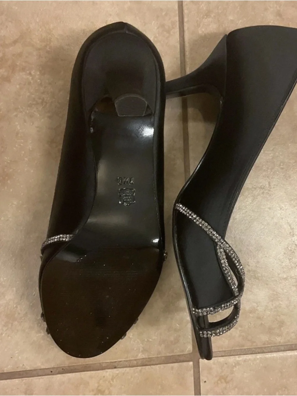 Caparros Black sandals with Crystal-Embellished Crisscross Straps